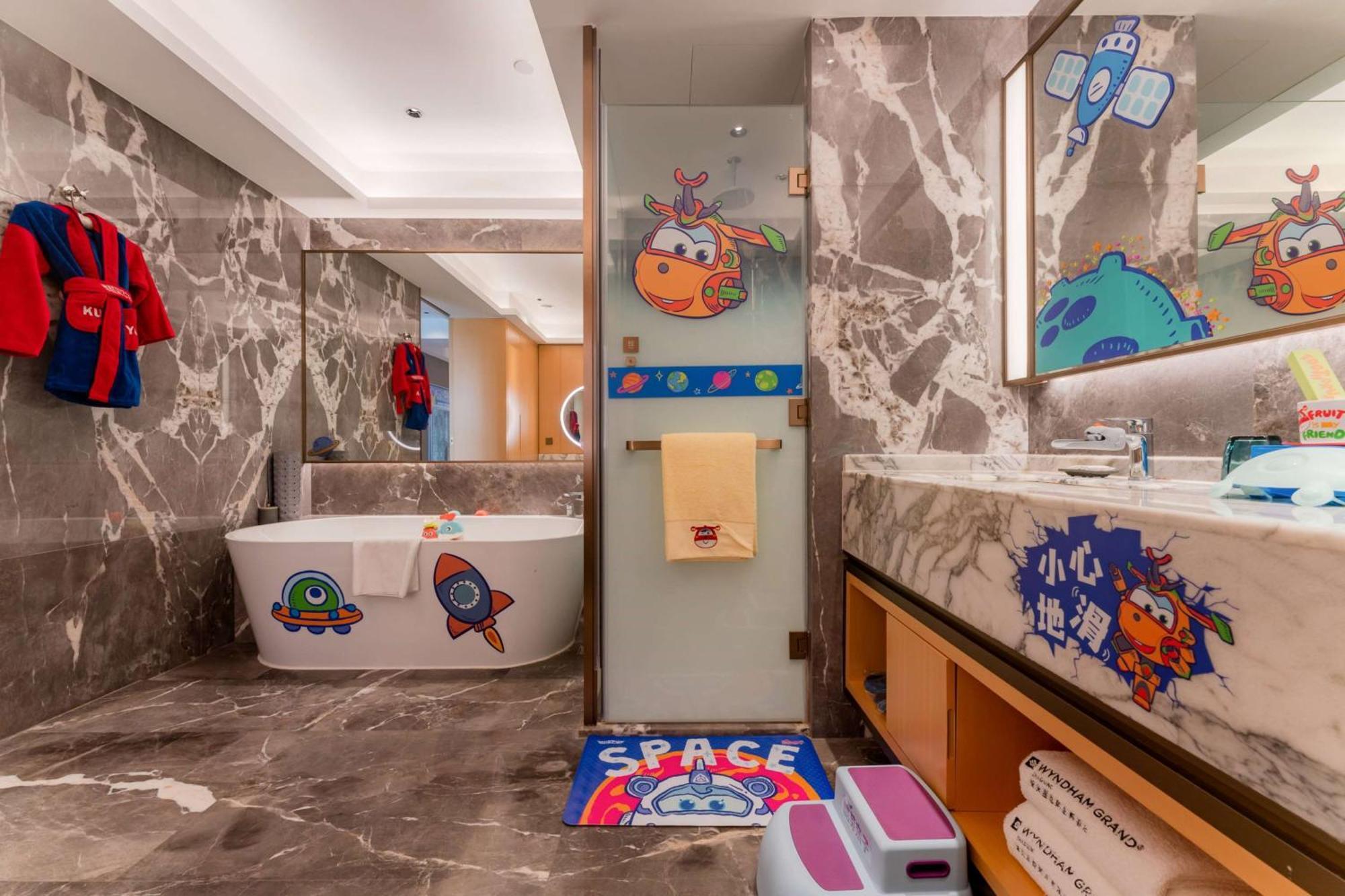 ホテル Wyndham Grand Zhaoqing Downtown エクステリア 写真